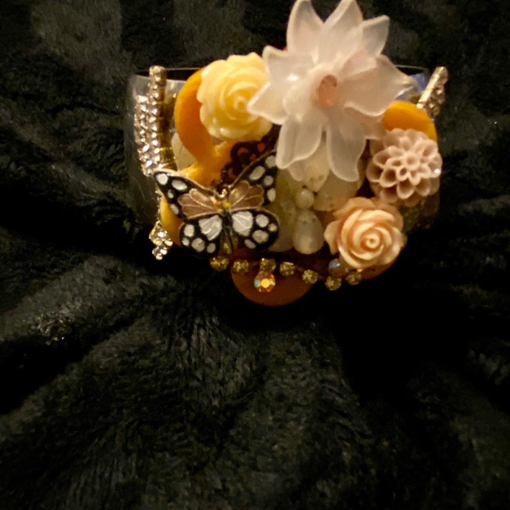 Beautiful Butterfly Cuff - Picture 3 of 4
